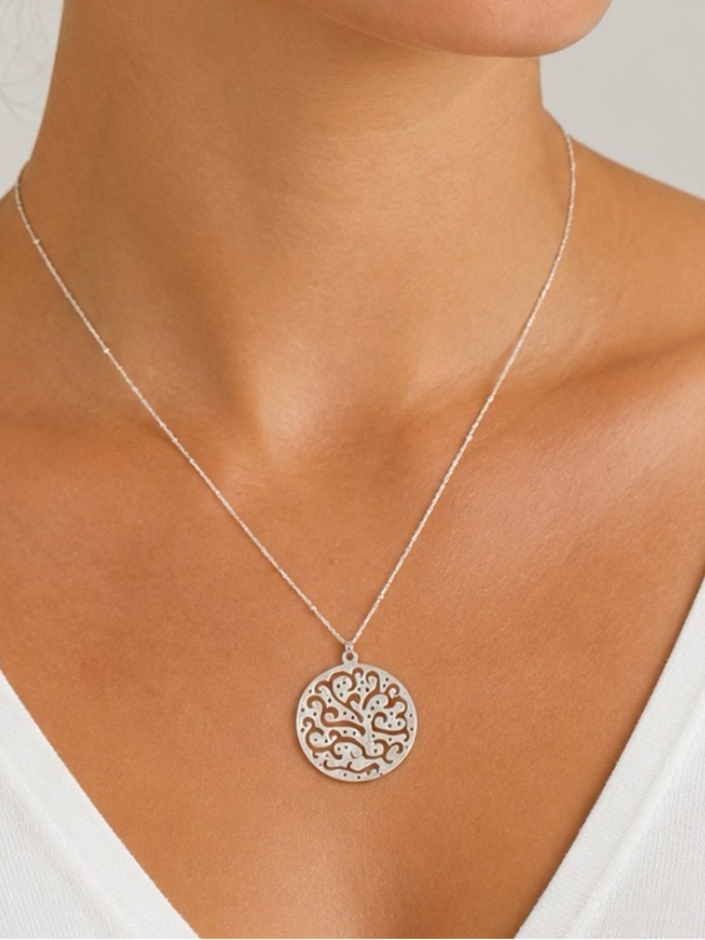 Silpada Retired N2328 Cut Above Sterling Silver Filigree Circle Pendant Necklace